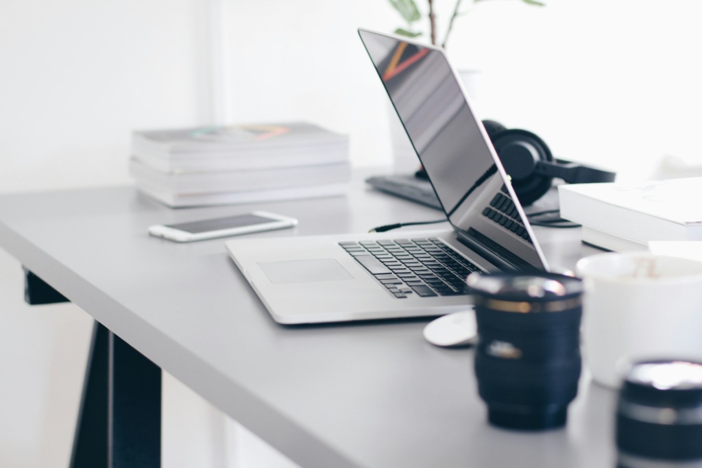 Christopher Gower Vjmgquks8q8 Unsplash